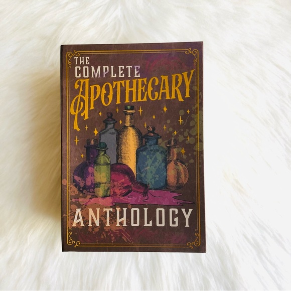 Halloween Decor Books 3 pk - Picture 11 of 16